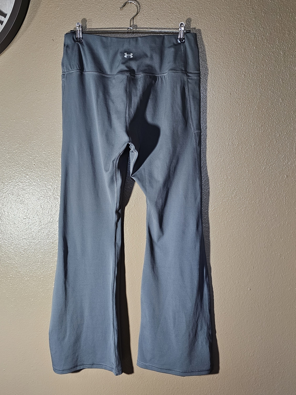 Under Armour NWT Women's  Flared Workout Leggings Gray Size 1X Plus